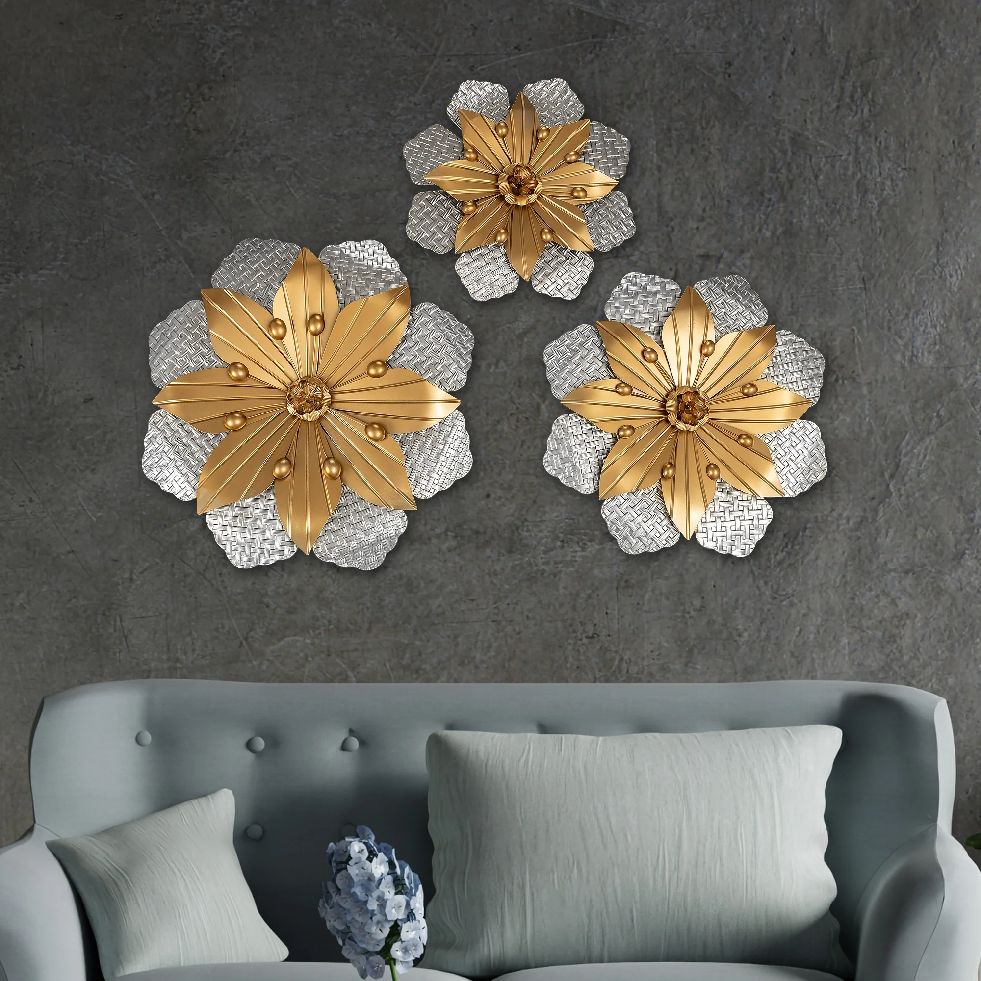 The Royal Green Circular Motion Metallic Wall Decor