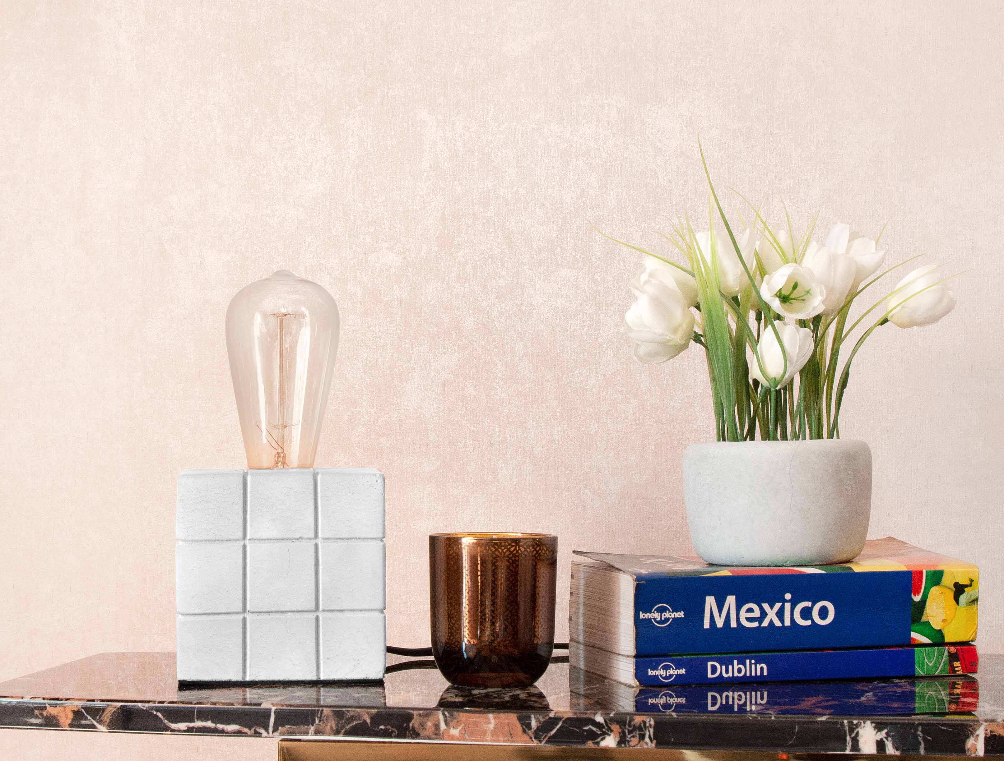 Rubens Cube Concrete Table Lamp